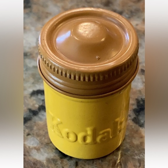 🚫SOLD OUT🚫 1950's VINTAGE KODAK Metal 35mm FILM Can CANISTER Embossed - Picture 7 of 11